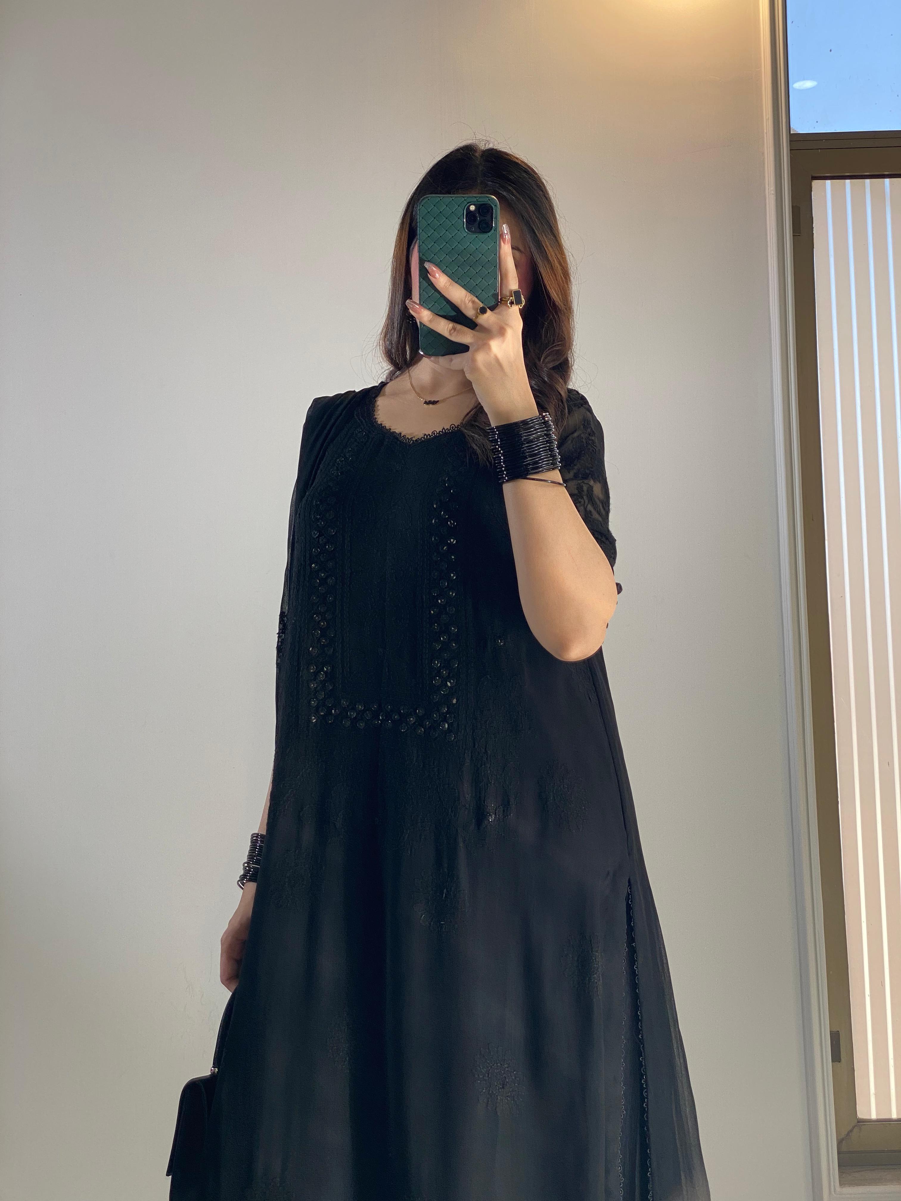 Riwaayat-e-Gulnaar (Black)